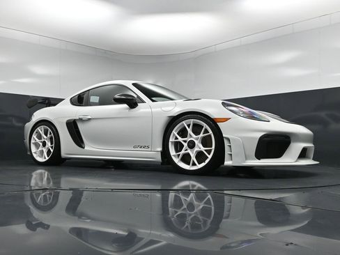 Certified 2024 Porsche 718 Cayman GT4 RS RWD image 26