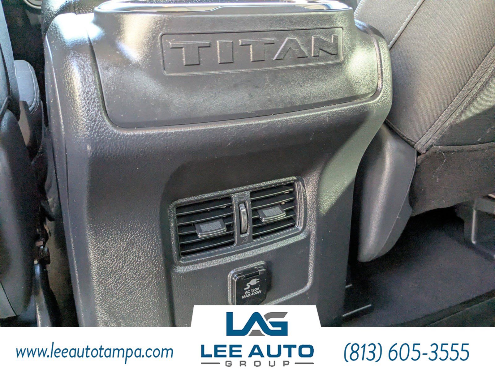 Used 2017 Nissan Titan SV AWD/4WD image 11