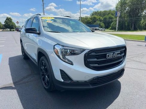 Used 2021 GMC Terrain SLE w/ Driver Convenience Package AWD/4WD image 4
