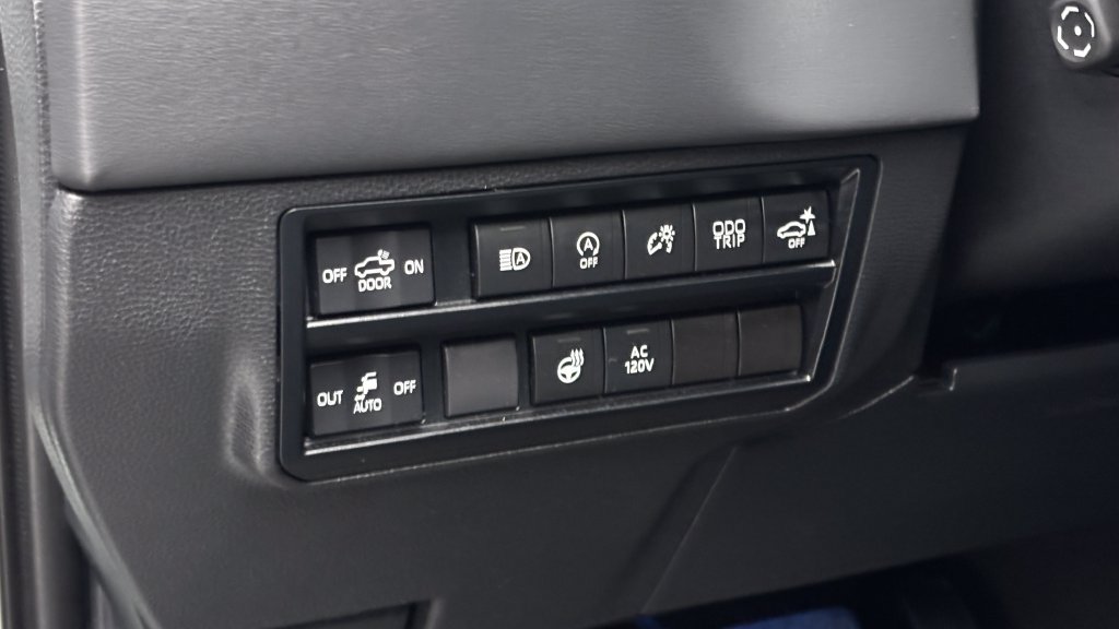 Used 2024 Toyota Tundra Platinum AWD/4WD image 18