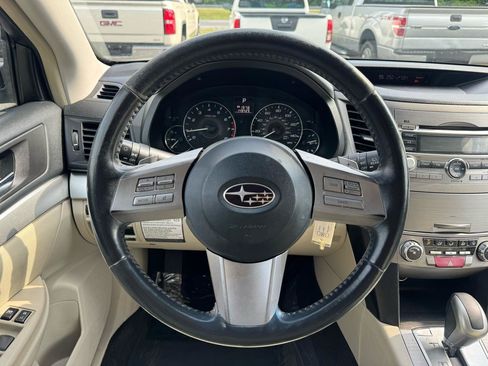 Used 2011 Subaru Outback 2.5i Premium AWD/4WD image 19