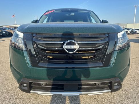 Used 2023 Nissan Pathfinder SL w/ Lighting Package (N92) AWD/4WD image 11