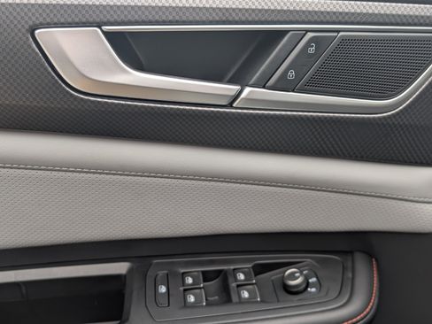 Used 2024 Volkswagen Atlas Peak Edition SE image 16