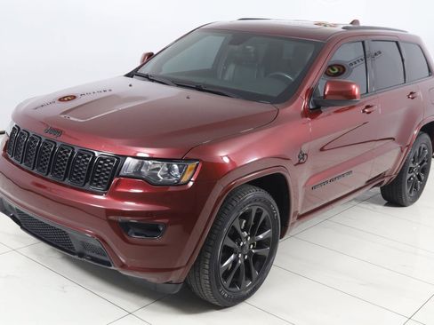 Used 2017 Jeep Grand Cherokee Altitude image 21