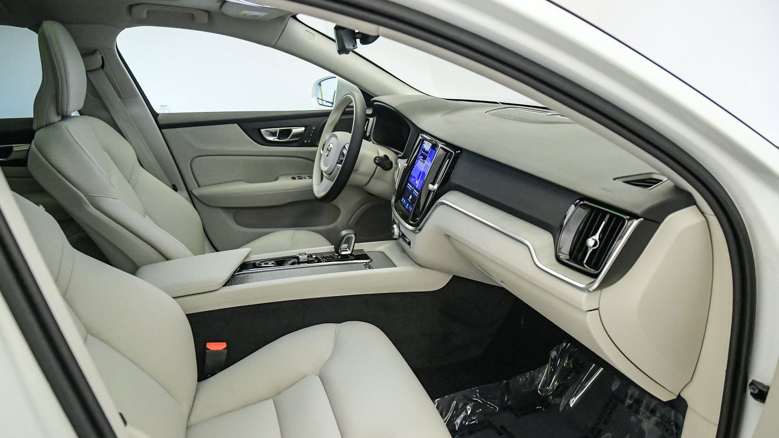 Certified 2025 Volvo V60 B5 Cross Country Plus AWD/4WD image 18