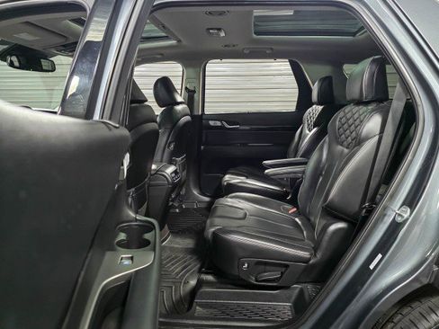 Used 2022 Hyundai Palisade Limited image 16