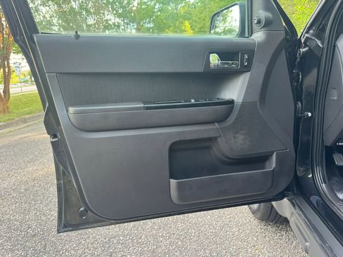 Used 2011 Ford Escape Limited w/ 302A Rapid Spec Order Code image 7