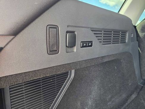 Used 2024 Lincoln Nautilus Premier image 26