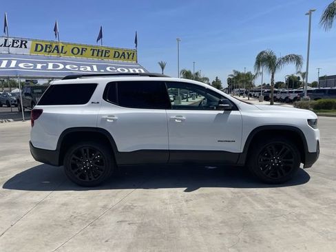 Used 2023 GMC Acadia SLE w/ Driver Convenience Package FWD image 9