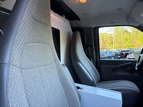 Used 2019 Chevrolet Express 2500 Work Van w/ Driver Convenience Package image 26