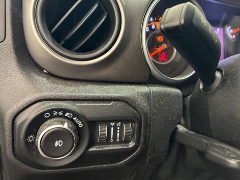 Used 2018 Jeep Wrangler Unlimited Sport S AWD/4WD image 19