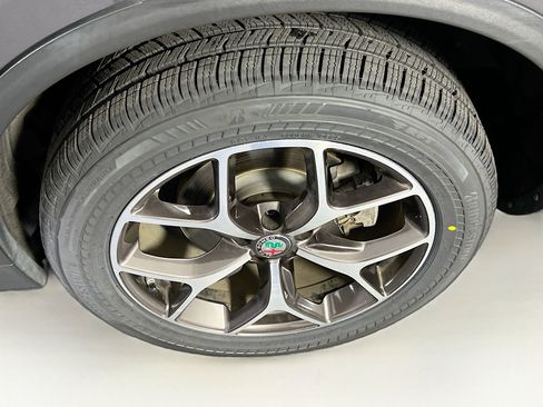 Used 2019 Alfa Romeo Stelvio Ti image 31