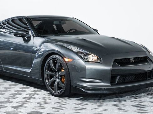 Used 2009 Nissan GT-R Premium image 7