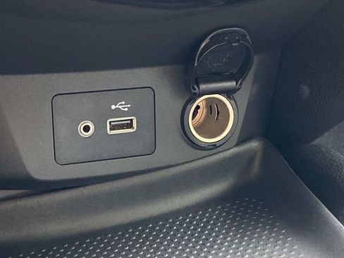 Used 2020 Nissan Rogue S FWD image 27