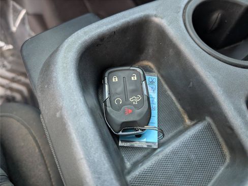Used 2021 Chevrolet Silverado 1500 LT AWD/4WD image 19