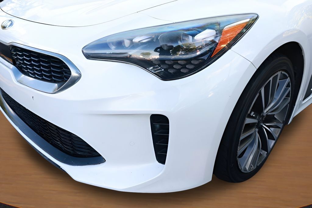 Used 2019 Kia Stinger Premium RWD image 5
