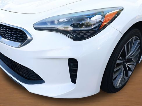 Used 2019 Kia Stinger Premium RWD image 5