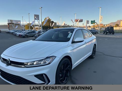 New 2026 Volkswagen Jetta SE FWD image 9