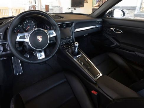 Used 2014 Porsche 911 Carrera 4 AWD/4WD image 4