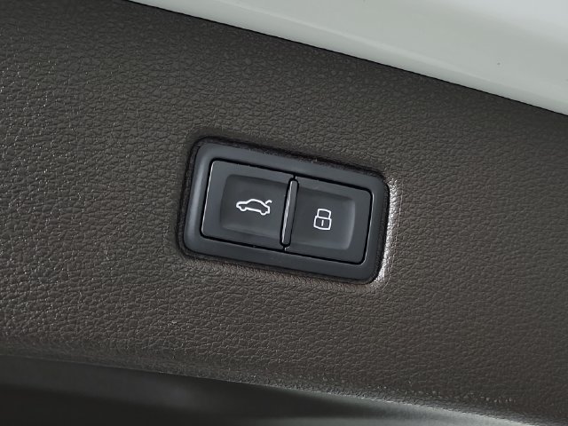 Used 2019 Audi Q7 2.0T Premium Plus w/ Premium Plus Package AWD/4WD image 9