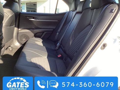 Used 2024 Toyota Camry SE image 11