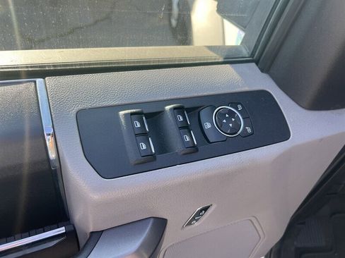 Used 2019 Ford F550 4x4 Crew Cab Super Duty image 17