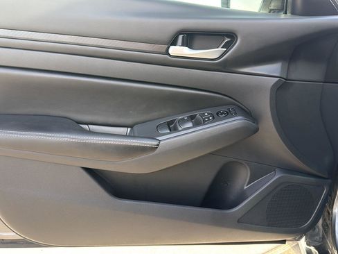 Used 2024 Nissan Altima 2.5 SV image 12