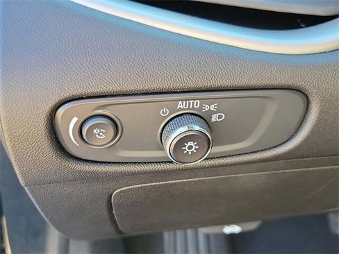 Used 2024 Chevrolet Malibu LT image 30