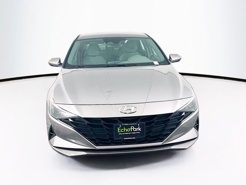 Used 2023 Hyundai Elantra SEL FWD image 2