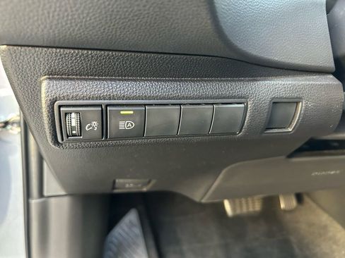 Used 2022 Toyota Corolla SE image 16