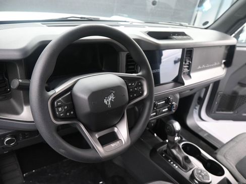 New 2025 Ford Bronco 4-Door image 2