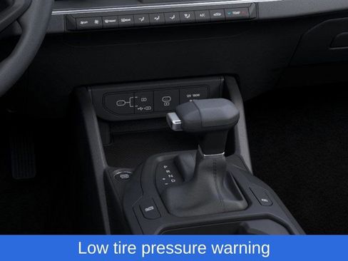 New 2025 Kia K4 LX image 24