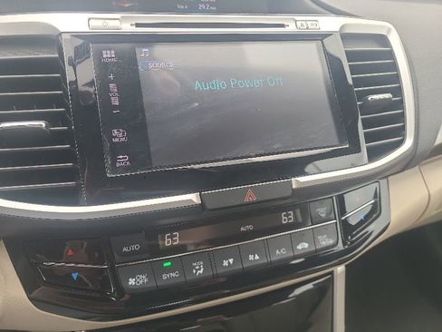 Used 2017 Honda Accord EX-L image 16