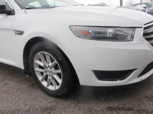 Used 2013 Ford Taurus SE image 19