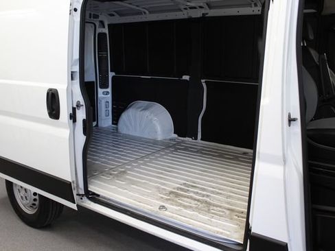 Used 2025 RAM ProMaster 2500 w/ Convenience Group FWD image 22