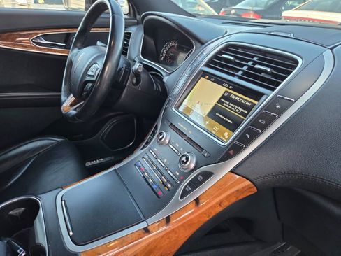 Used 2016 Lincoln MKX Reserve w/ Technology Package FWD image 15