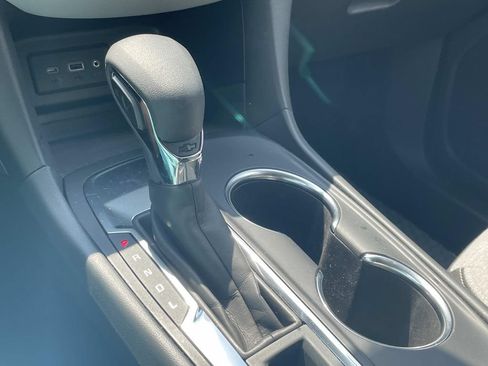 Used 2022 Chevrolet Equinox LS FWD image 22