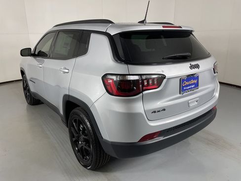 New 2026 Jeep Compass Latitude w/ Sun and Sound Group AWD/4WD image 6