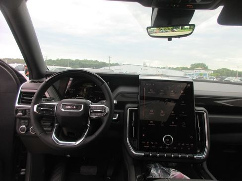 New 2026 GMC Yukon Elevation w/ Elevation Premium Package AWD/4WD image 16