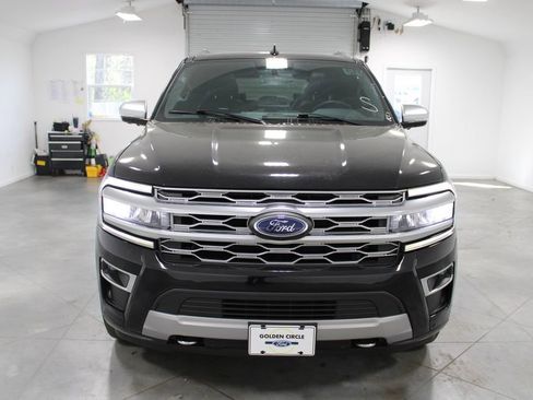 Used 2023 Ford Expedition Platinum image 3