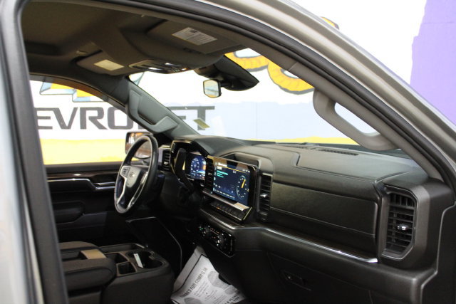 Used 2023 Chevrolet Silverado 1500 RST w/ Z71 Off-Road Package AWD/4WD image 12
