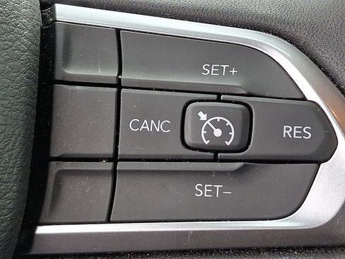 Used 2024 Jeep Compass Latitude image 21