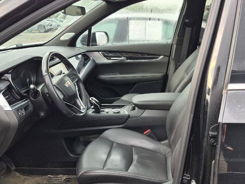 Used 2024 Cadillac XT6 Premium Luxury w/ LPO, Floor Liner Package FWD image 6