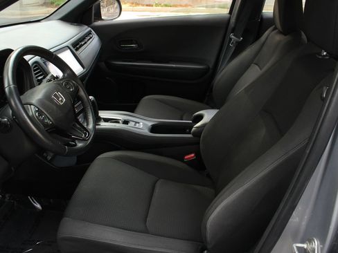 Used 2019 Honda HR-V Sport image 14