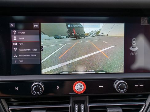 Certified 2026 Porsche Macan AWD/4WD image 18