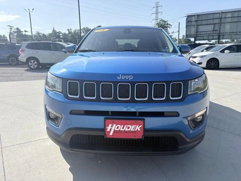 Used 2018 Jeep Compass Latitude w/ Popular Equipment Group AWD/4WD image 2