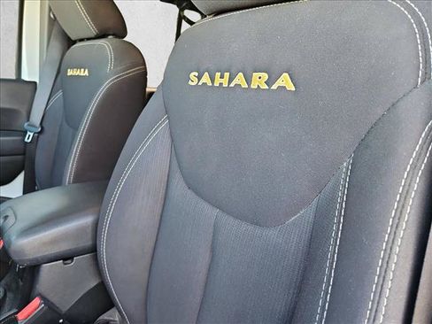 Used 2014 Jeep Wrangler Unlimited Sahara w/ Max Tow Package AWD/4WD image 15