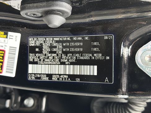 Used 2021 Toyota Highlander XLE image 32