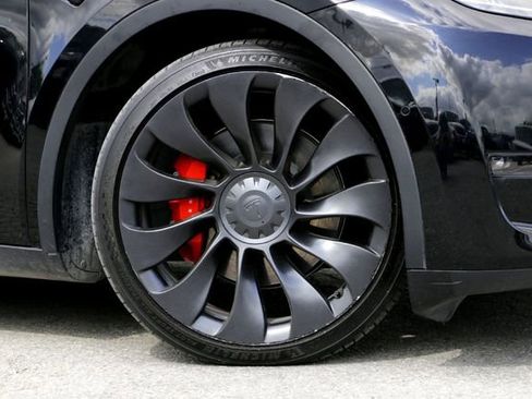 Used 2022 Tesla Model Y Performance image 2