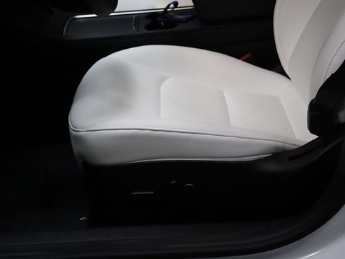 Used 2023 Tesla Model 3 Standard Range image 34